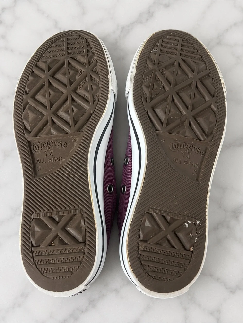 Kids Low-Top converse Sneakers in Plum